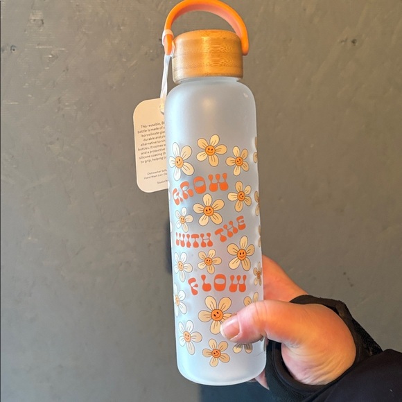 Studio Oh! Other - Grow with the flow glass water bottle. NWT.
